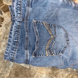 Stylish Blue Denim Jeans with Embellished Pockets